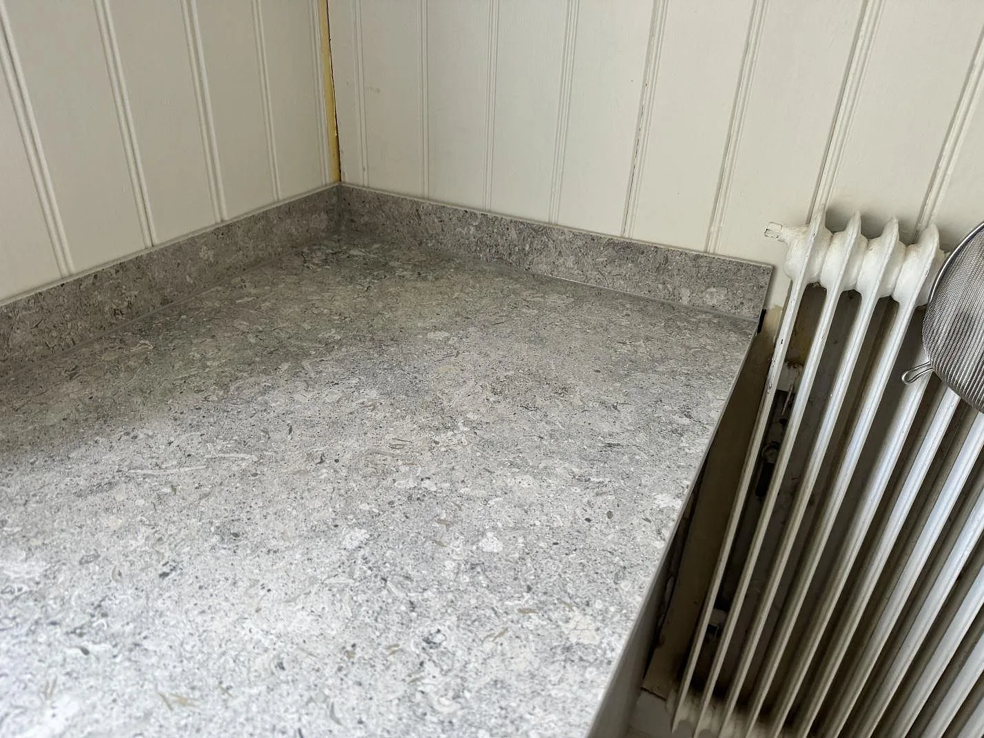 Køkkenbordplade i Dekton VK03 Grigio, Alingsås – billede 7