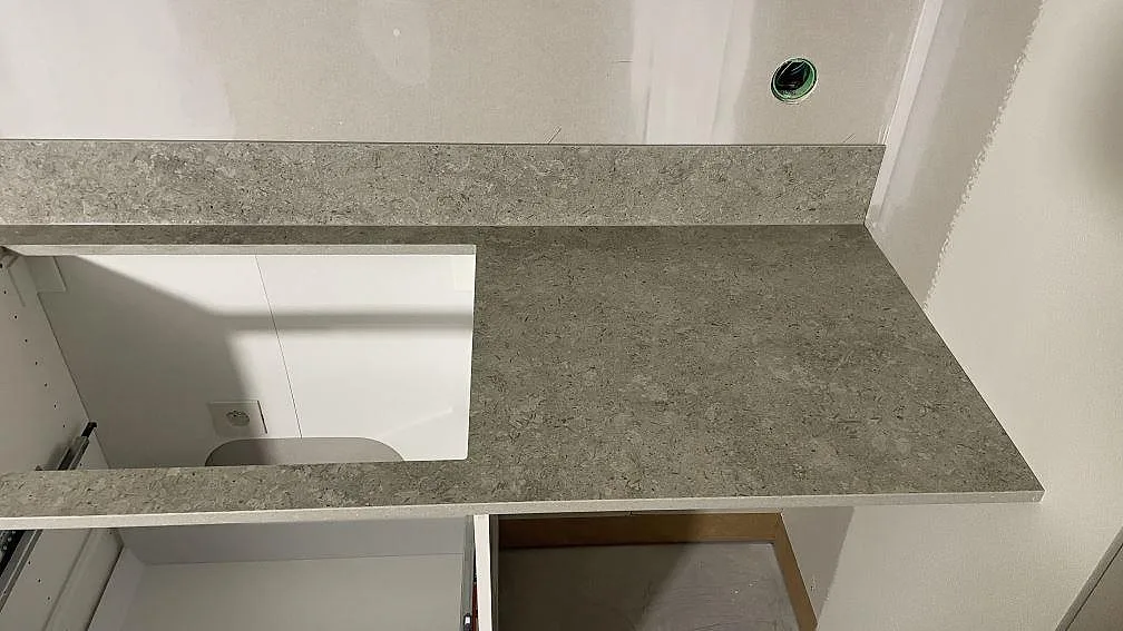 Køkkenbordplade i Dekton VK03 Grigio, Dalby – billede 5