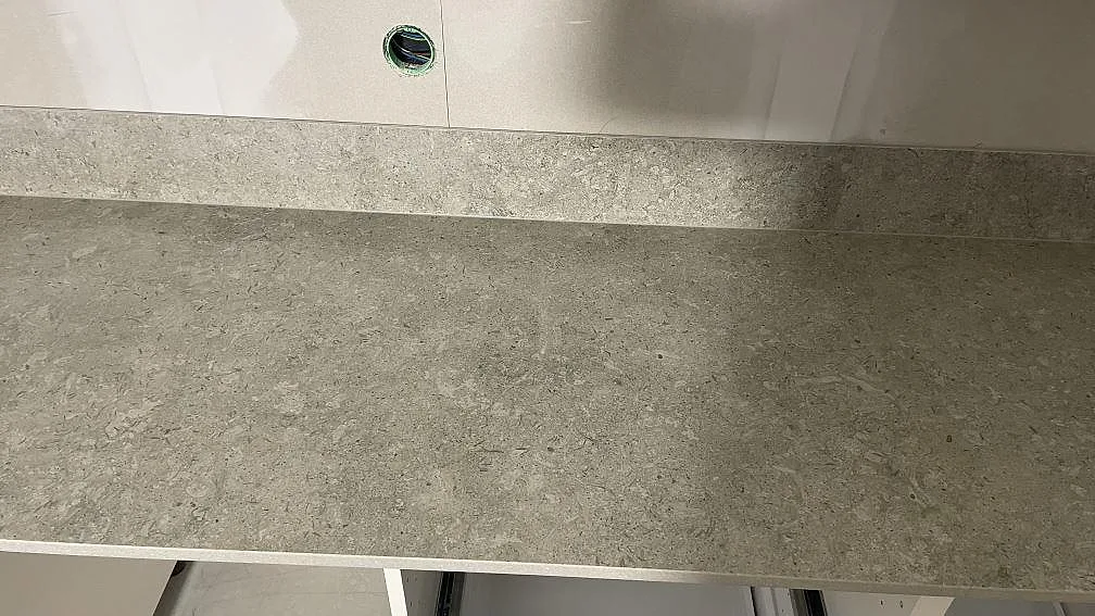 Køkkenbordplade i Dekton VK03 Grigio, Dalby – billede 8