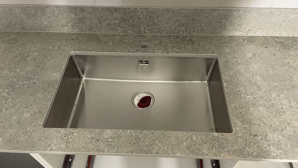 Køkkenbordplade i Dekton VK03 Grigio, Dalby – billede 2
