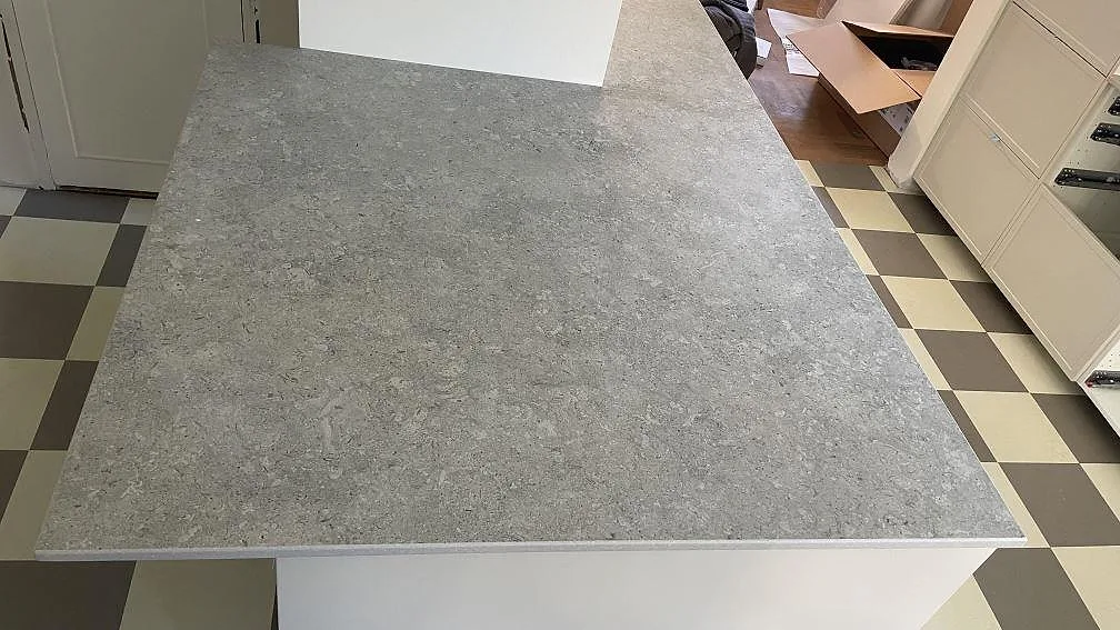 Køkkenbordplade i Dekton VK03 Grigio, Kävlinge – billede 4