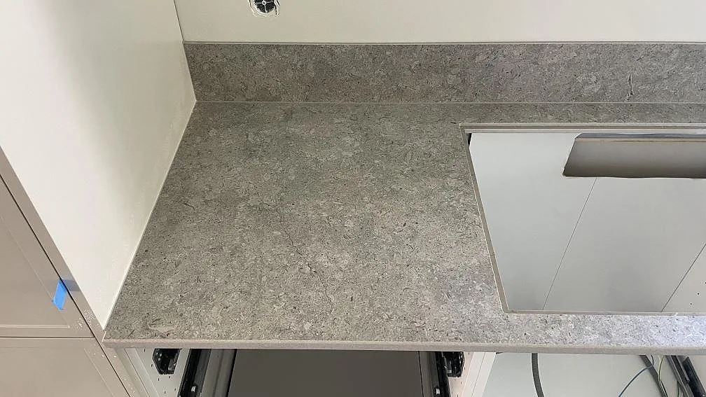 Køkkenbordplade i Dekton VK03 Grigio, Kävlinge – billede 6