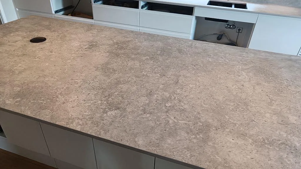Køkkenbordplade i Dekton VK03 Grigio, Kullavik – billede 3