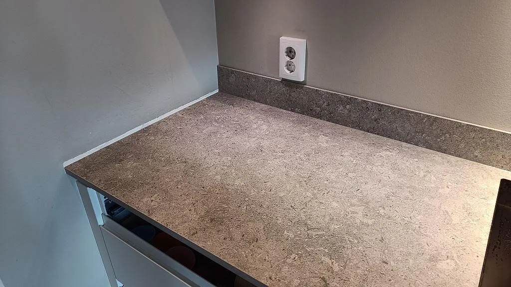 Køkkenbordplade i Dekton VK03 Grigio, Kullavik – billede 5