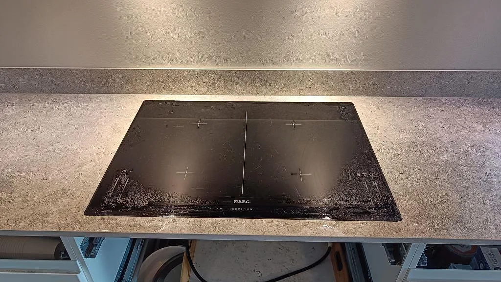 Køkkenbordplade i Dekton VK03 Grigio, Kullavik – billede 6