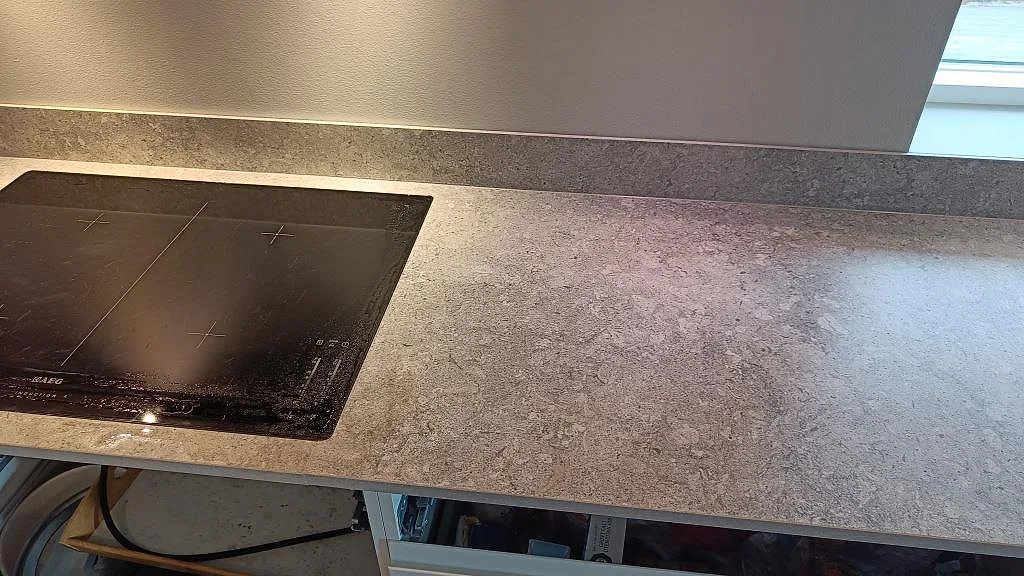 Køkkenbordplade i Dekton VK03 Grigio, Kullavik – billede 7