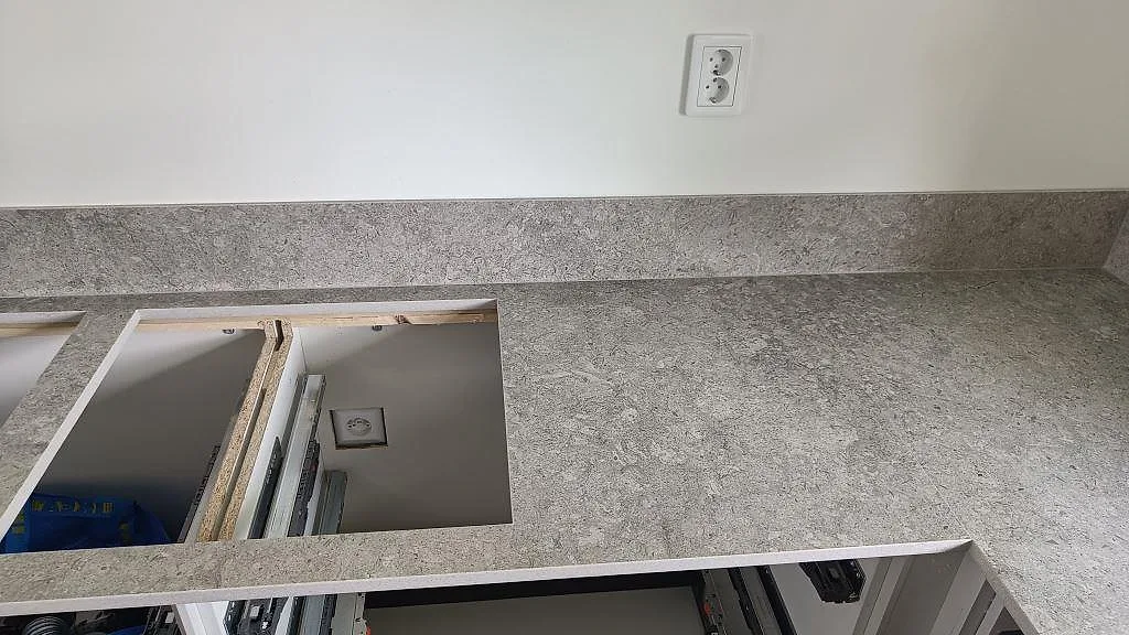 Køkkenbordplade i Dekton VK03 Grigio, Malmö – billede 6