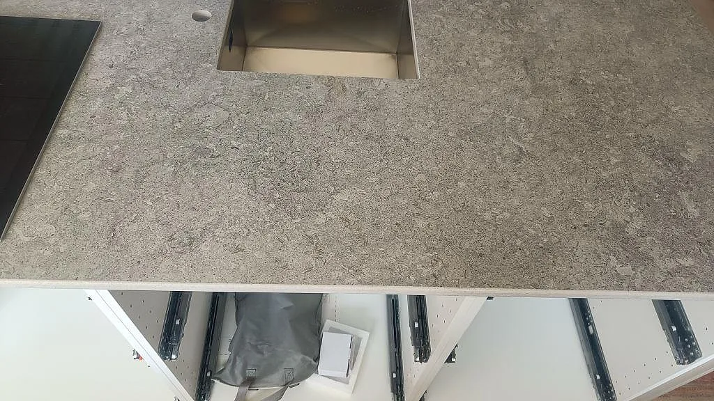 Køkkenbordplade i Dekton VK03 Grigio, Torslanda – billede 6