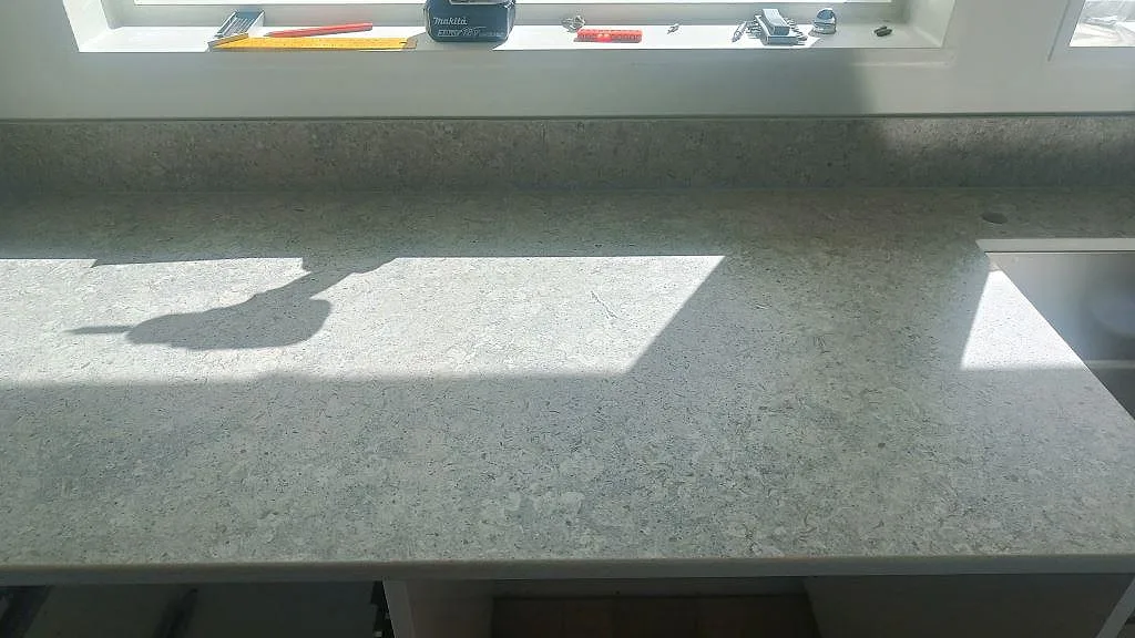 Køkkenbordplade i Dekton VK03 Grigio, Torslanda – billede 8