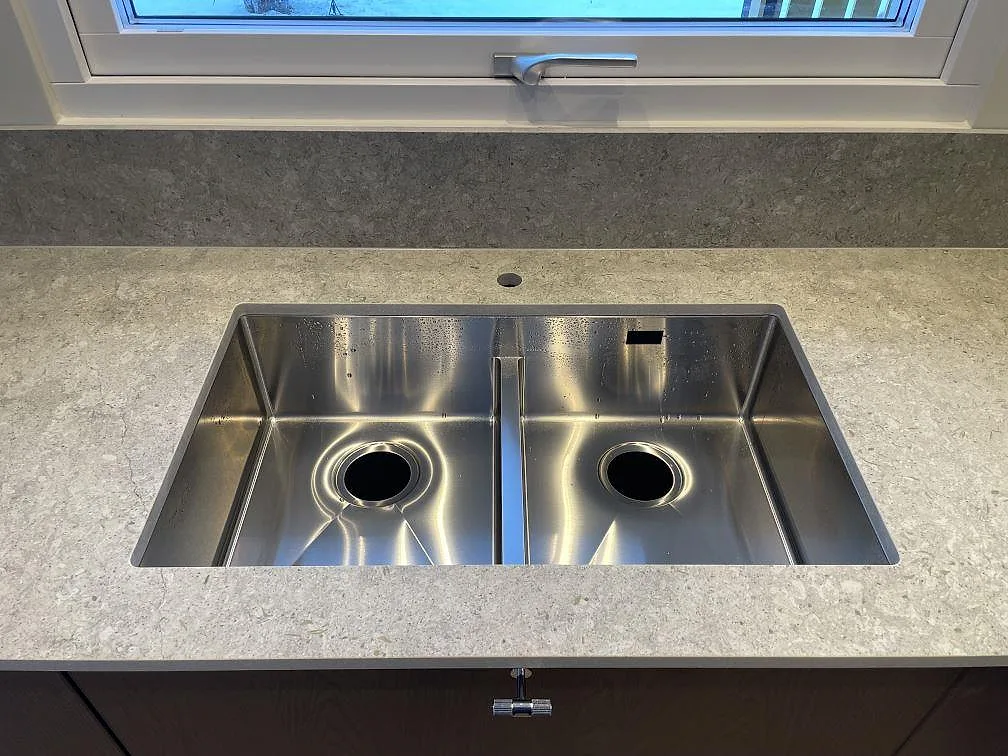 Køkkenbordplade i Dekton VK03 Grigio, Vreta Kloster – billede 3