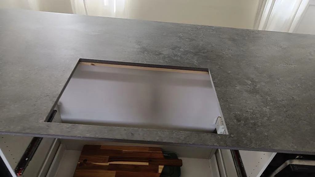 Køkkenbordplade i Dekton Vk04 Grafite, Höllviken – billede 3