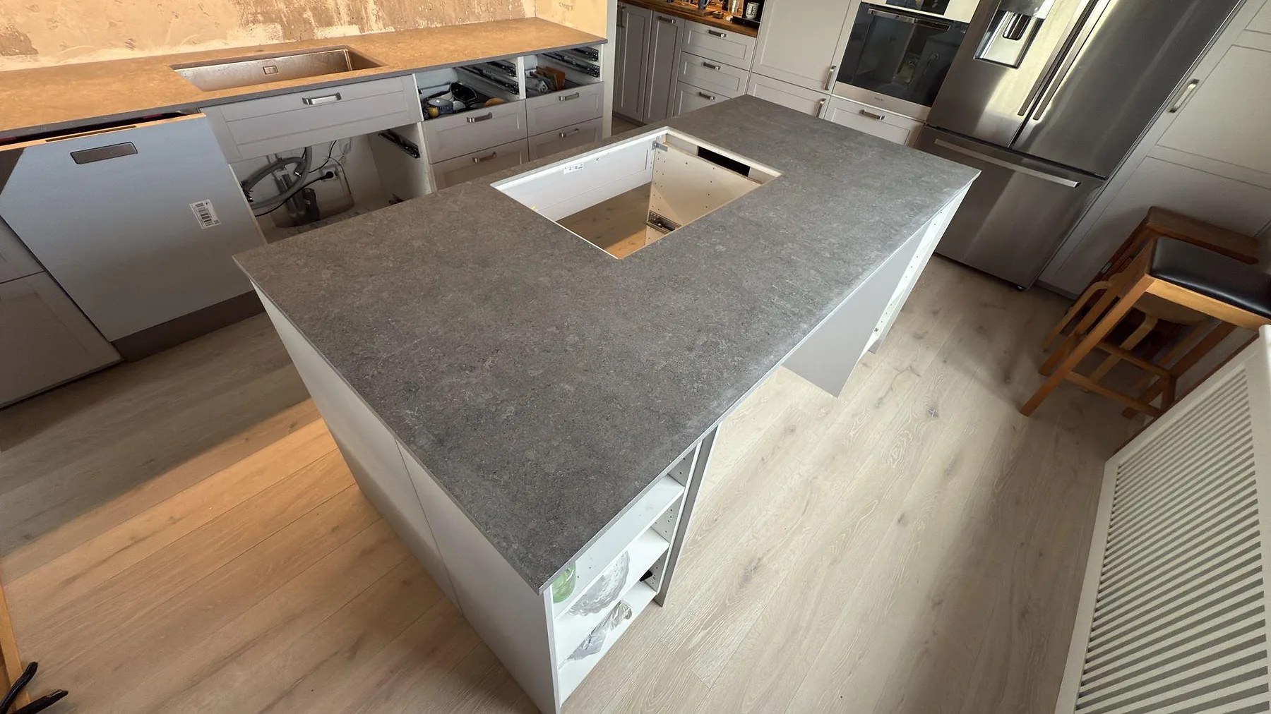 Køkkenbordplade i Dekton Vk04 Grafite, Lidingö – billede 3
