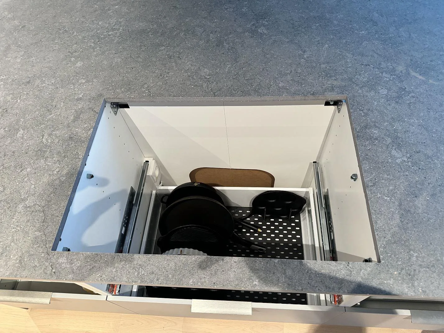 Køkkenbordplade i Dekton Vk04 Grafite, Lomma – billede 8