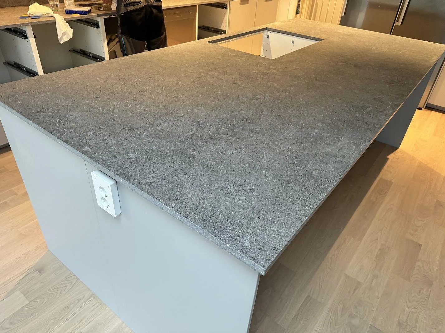 Køkkenbordplade i Dekton Vk04 Grafite, Lomma – billede 2