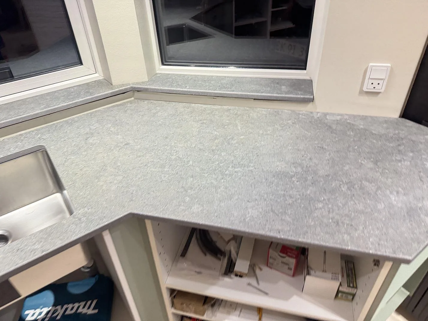 Køkkenbordplade i Dekton Vk04 Grafite, Ølsted – billede 3