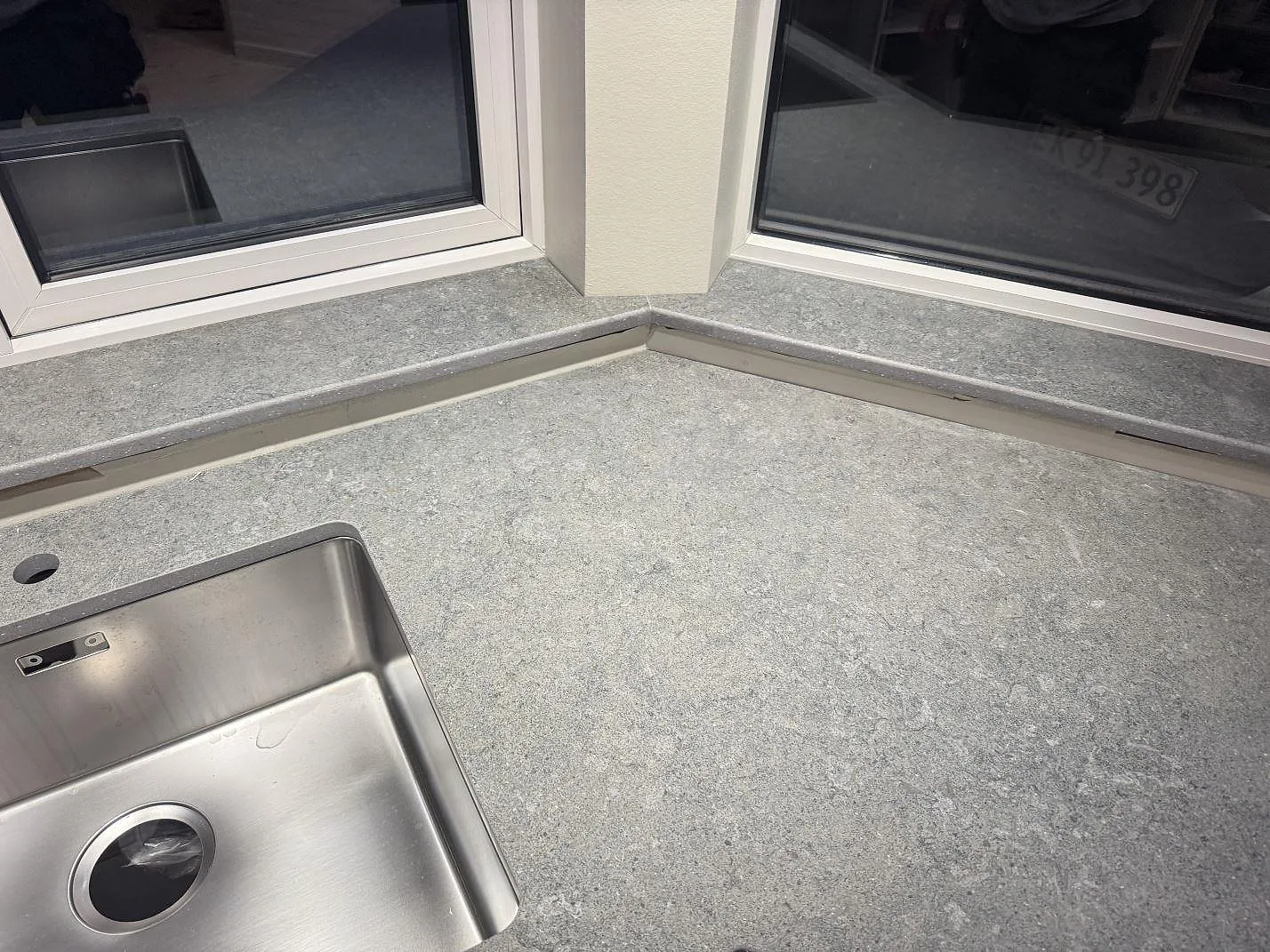 Køkkenbordplade i Dekton Vk04 Grafite, Ølsted – billede 6