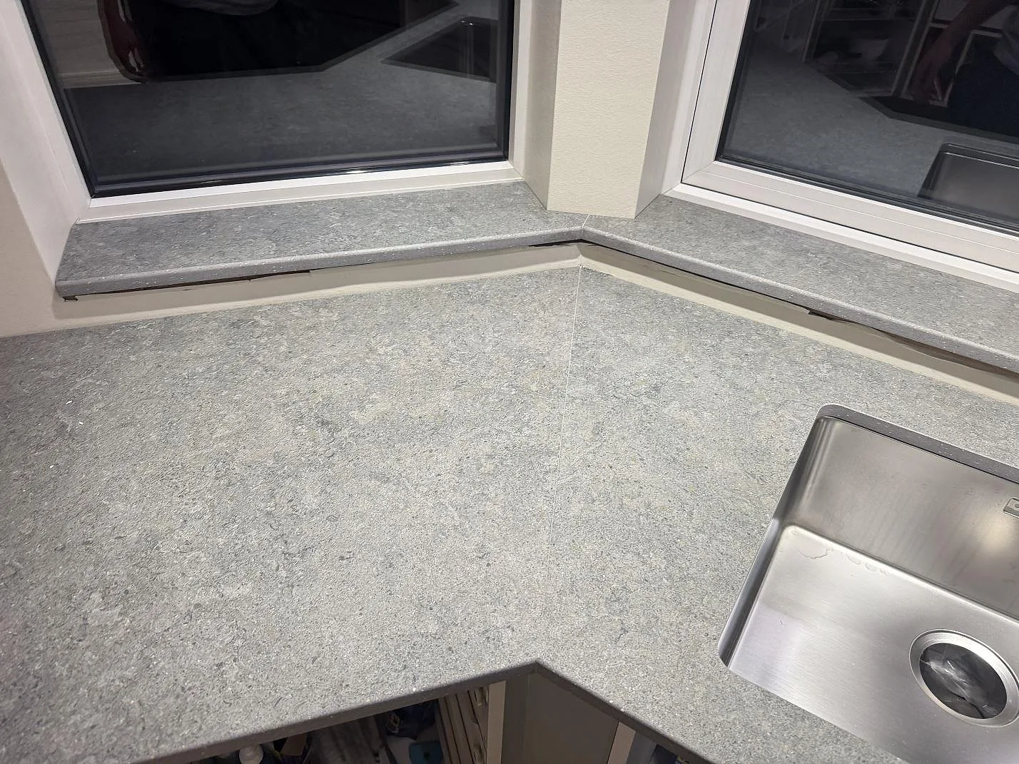Køkkenbordplade i Dekton Vk04 Grafite, Ølsted – billede 7