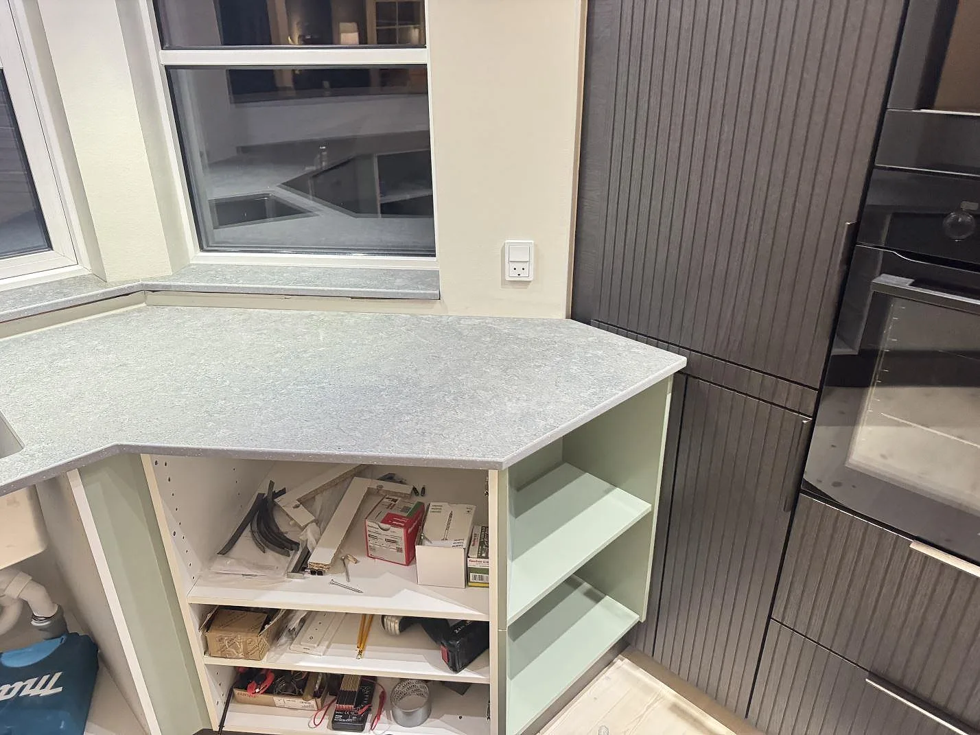 Køkkenbordplade i Dekton Vk04 Grafite, Ølsted – billede 2