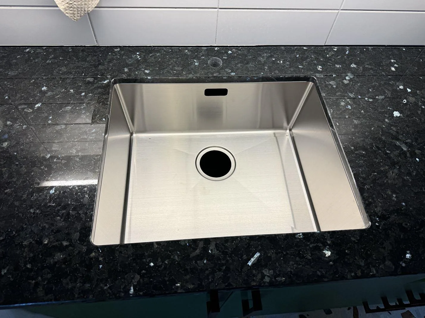 Køkkenbordplade i Emerald Pearl, Lund – billede 2