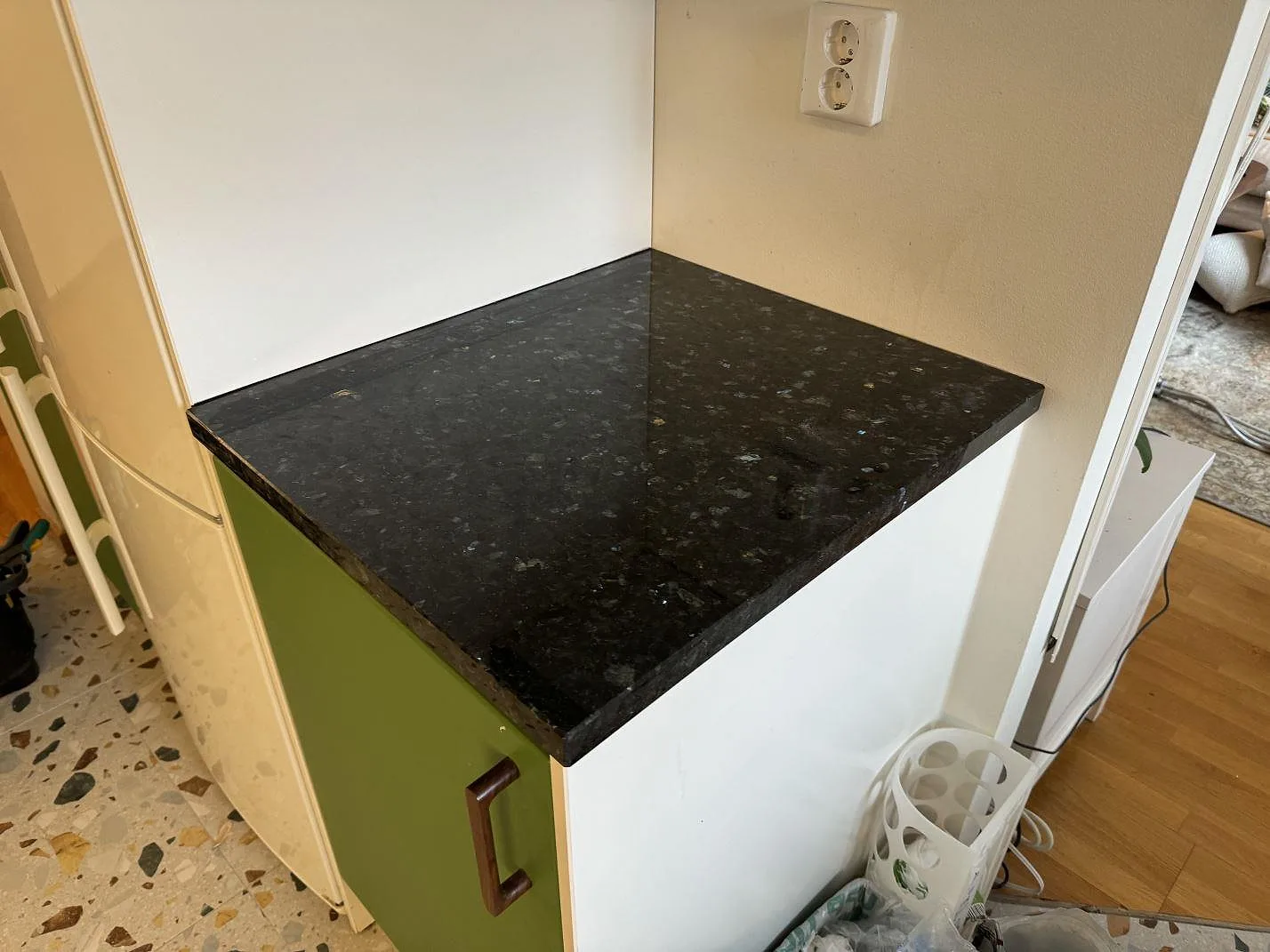 Køkkenbordplade i Emerald Pearl, Lund – billede 6