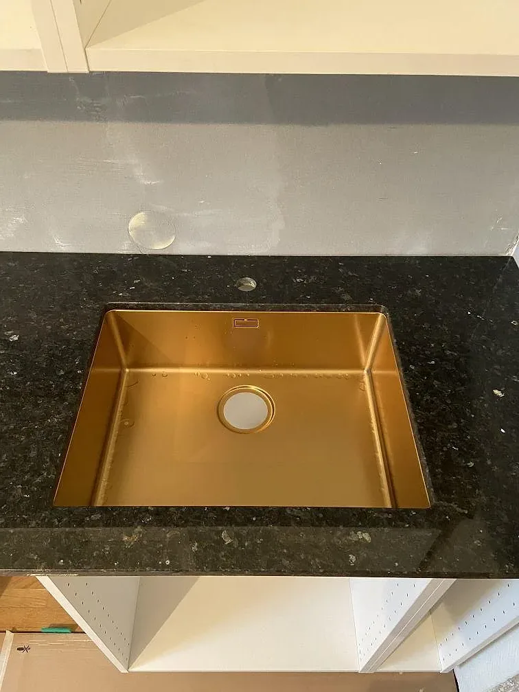 Køkkenbordplade i Emerald Pearl, Malmö – billede 2
