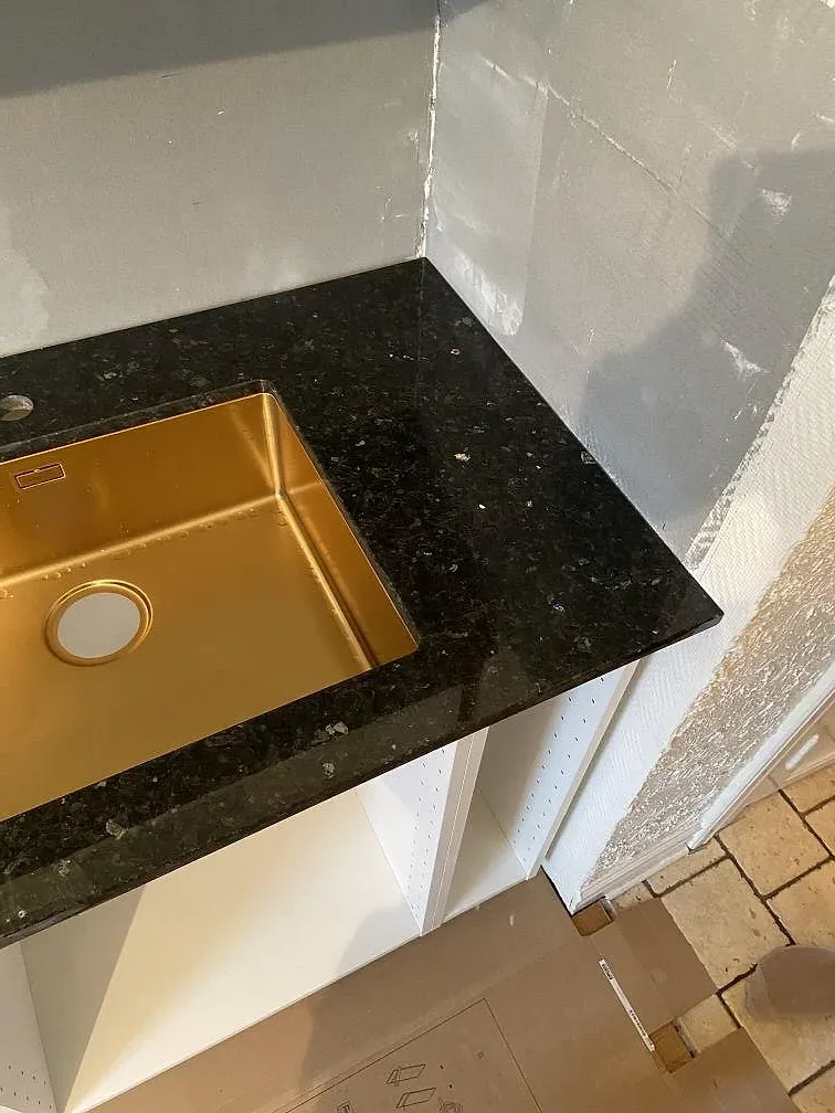 Køkkenbordplade i Emerald Pearl, Malmö – billede 4