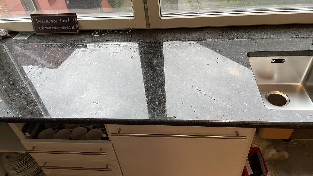 Køkkenbordplade i Emerald Pearl, Malmö – billede 7