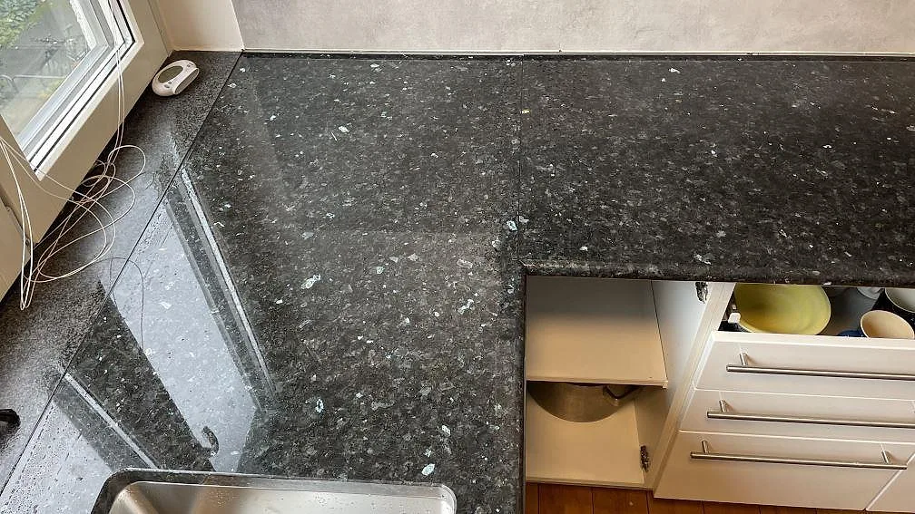 Køkkenbordplade i Emerald Pearl, Malmö – billede 3
