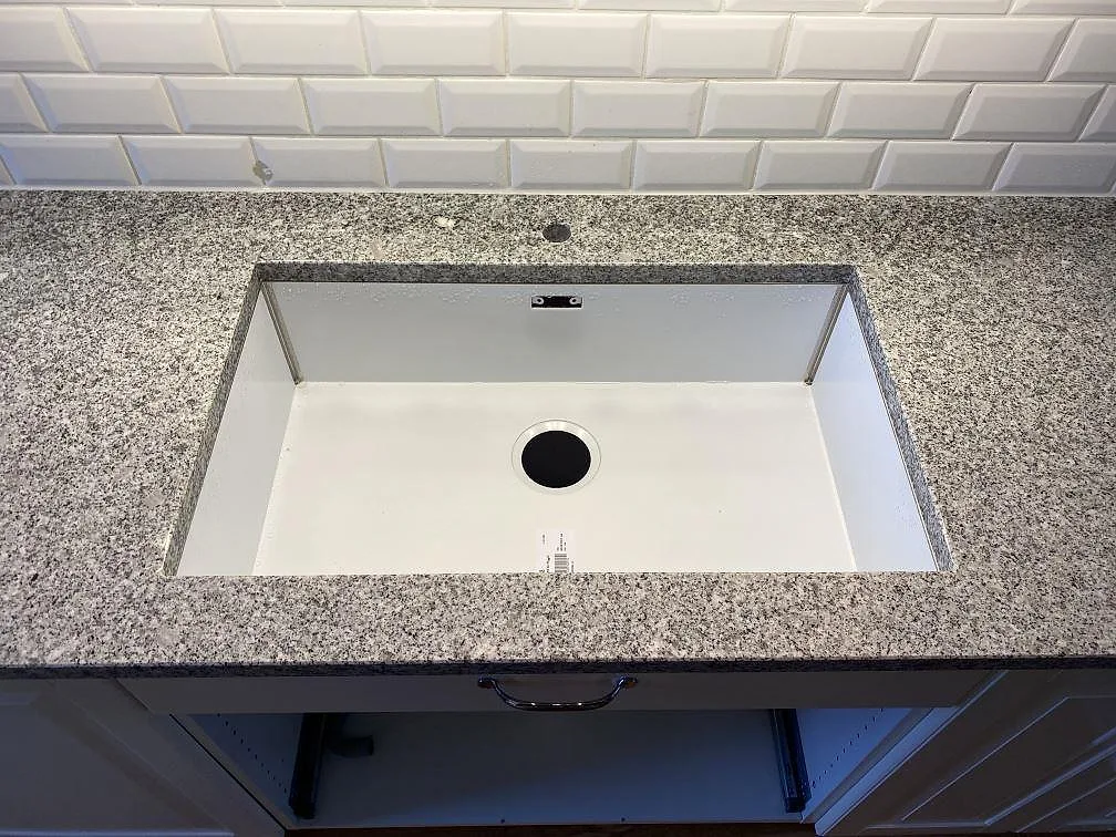 Køkkenbordplade i Grigio Cristallo, Eslöv – billede 4