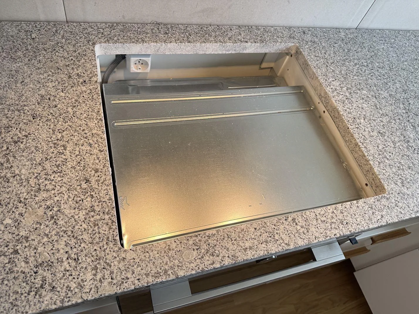 Køkkenbordplade i Grigio Cristallo, Hjärup – billede 4