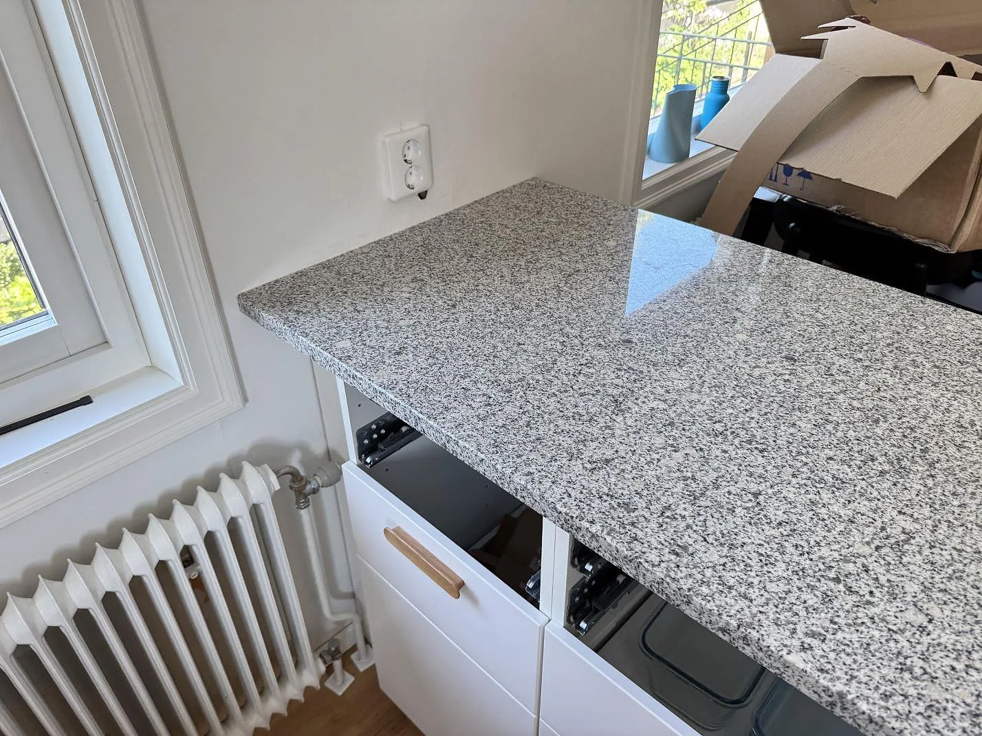 Køkkenbordplade i Grigio Cristallo, Hjärup – billede 8