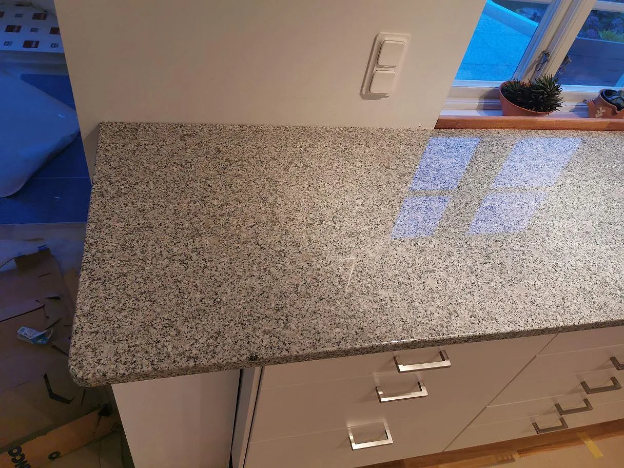 Køkkenbordplade i Grigio Cristallo-granit, Kivik – billede 6