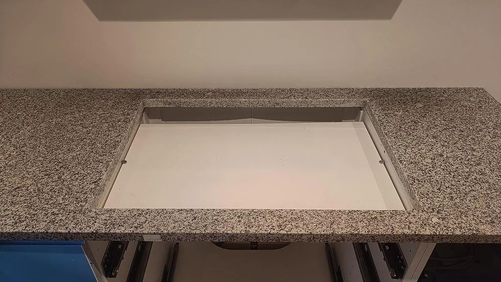 Køkkenbordplade i Grigio Cristallo, Laholm – billede 5