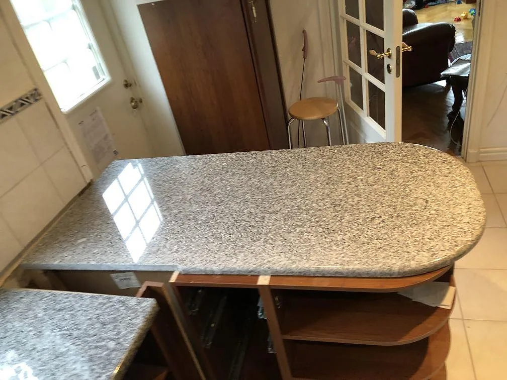 Køkkenbordplade i Grigio Cristallo, Onsala – billede 2