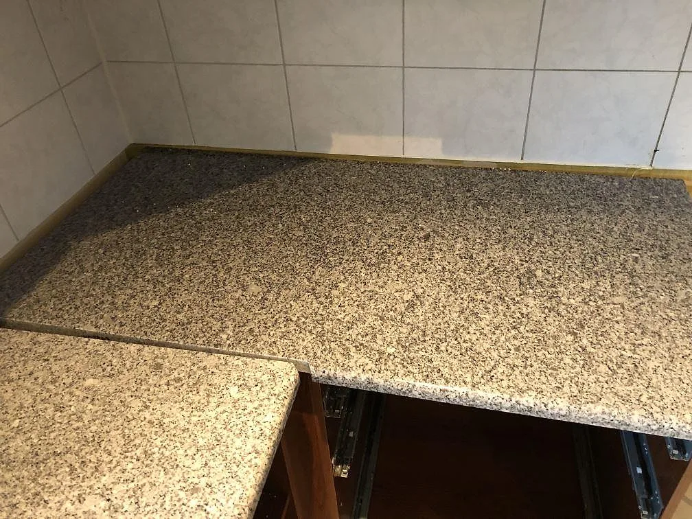 Køkkenbordplade i Grigio Cristallo, Onsala – billede 5