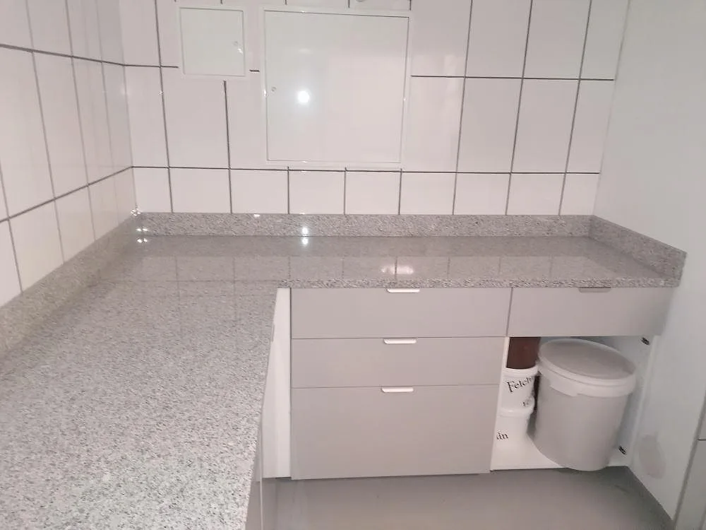 Køkkenbordplade i Grigio Cristallo-granit, Sjötofta – billede 3