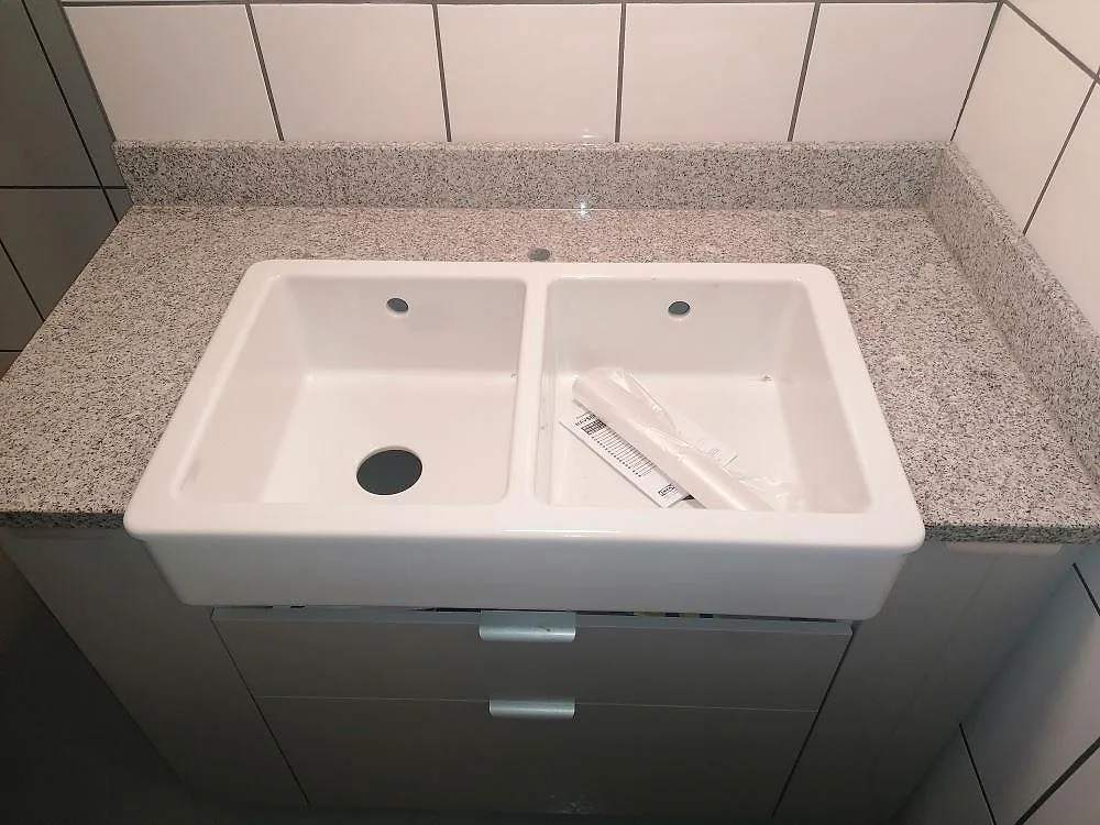 Køkkenbordplade i Grigio Cristallo-granit, Sjötofta