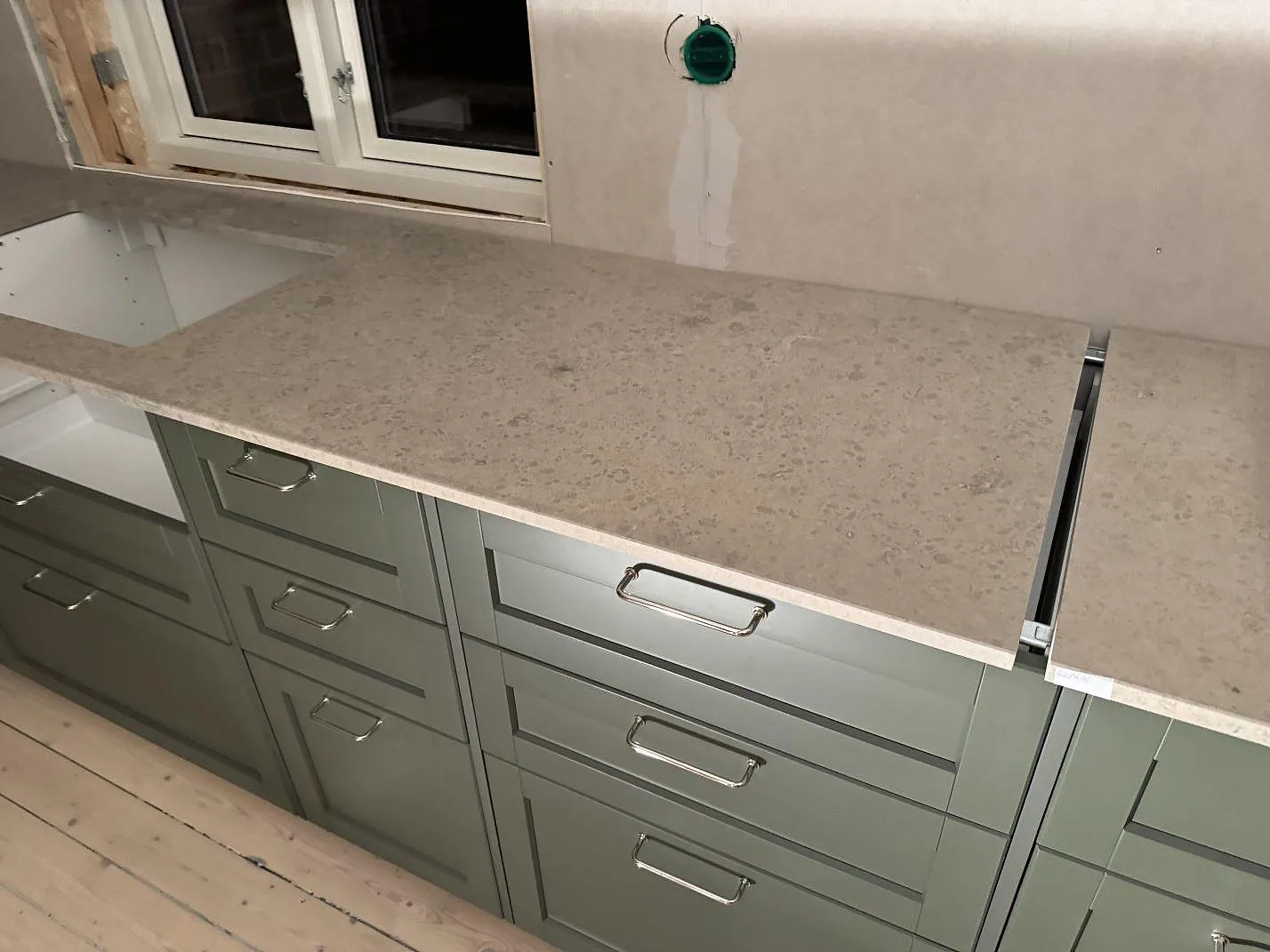 Køkkenbordplade i Jura Grey, Älmhult – billede 4