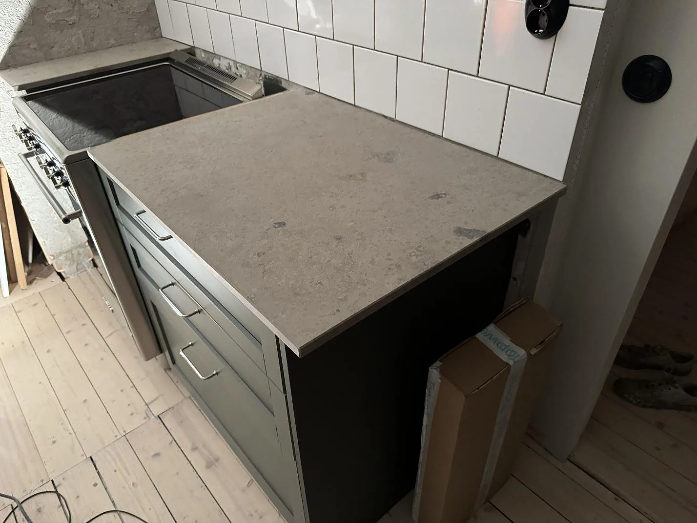 Køkkenbordplade i Jura Grey, Älmhult
