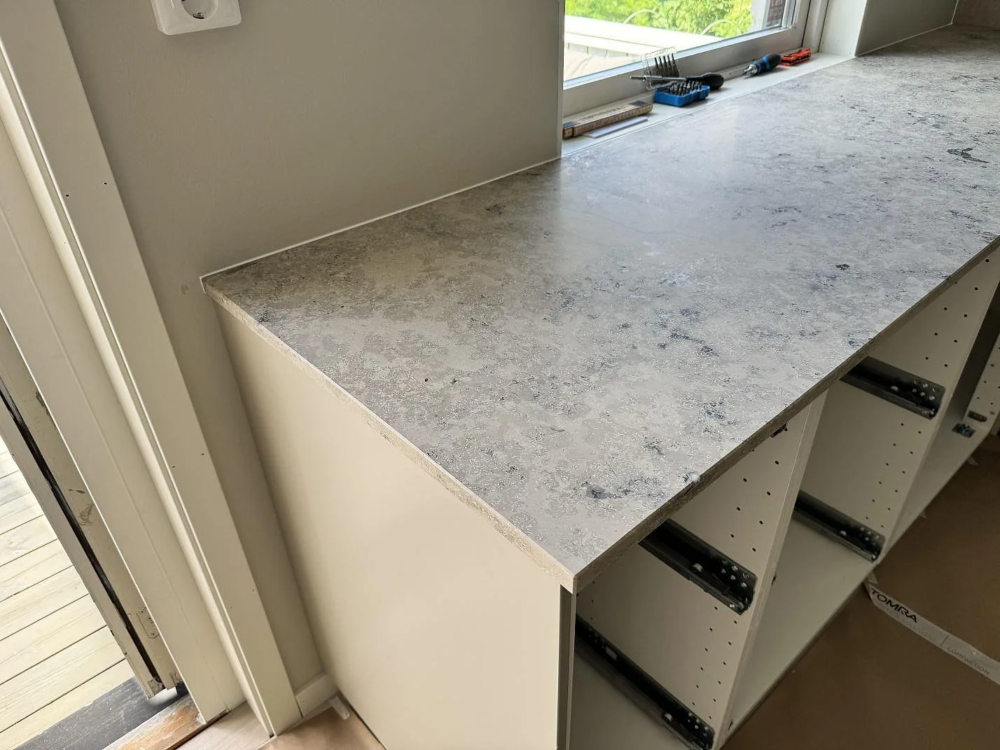 Køkkenbordplade i Jura Grey, bodafors – billede 2