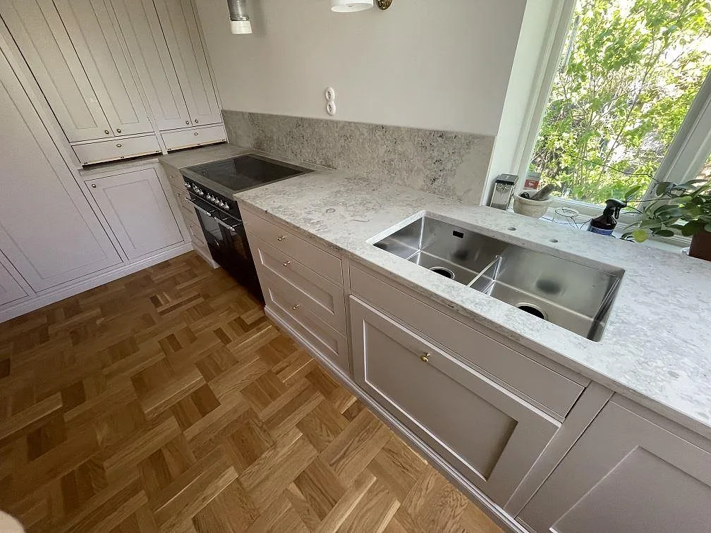 Køkkenbordplade i Jura Grey, Bromma – billede 3