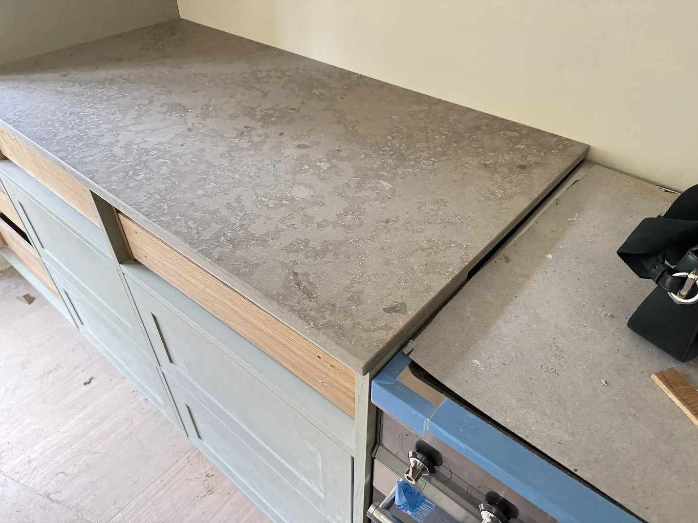 Bordplade i Jura Grey, Espergaerde – billede 3