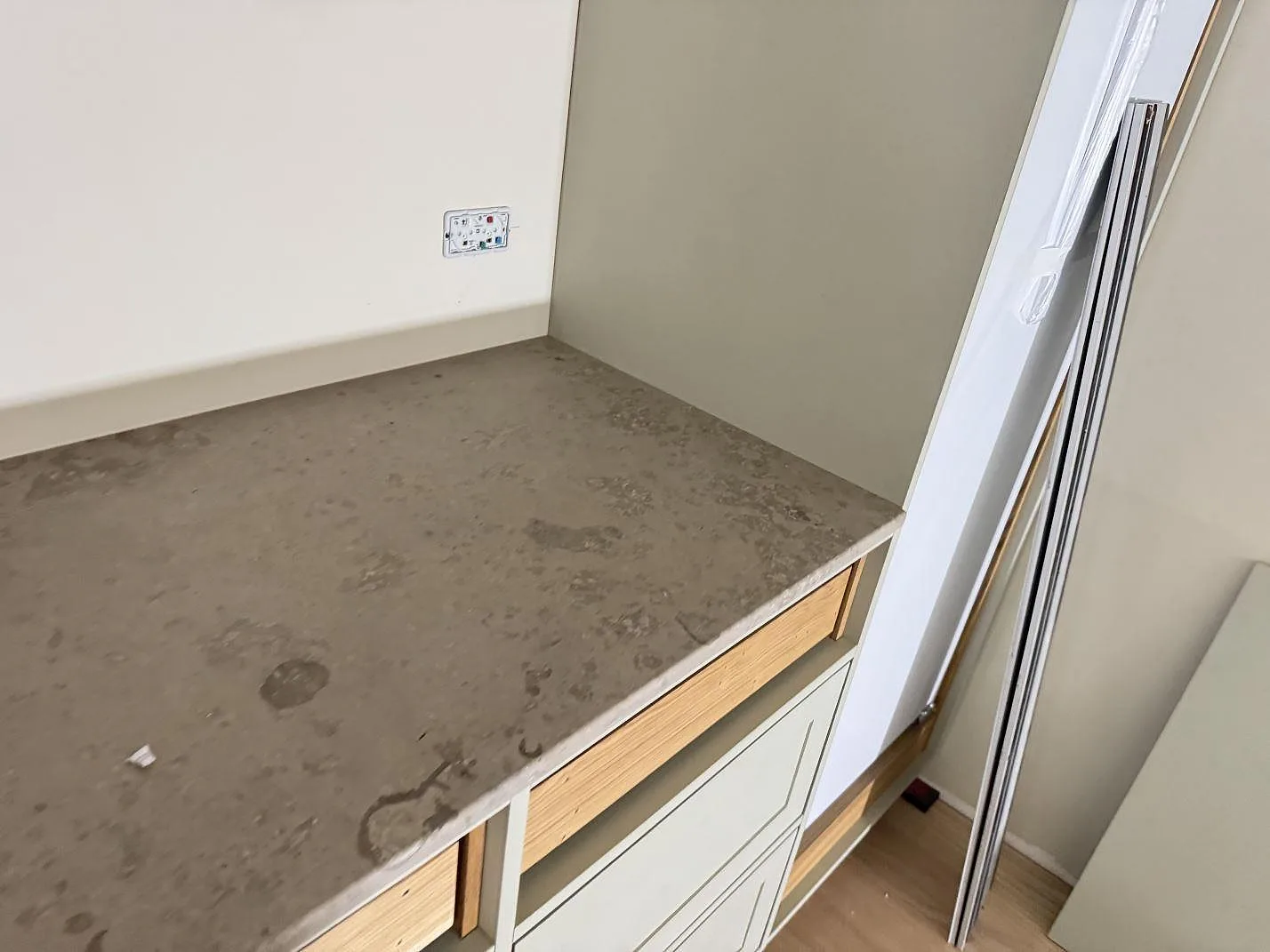 Bordplade i Jura Grey, Espergaerde – billede 8