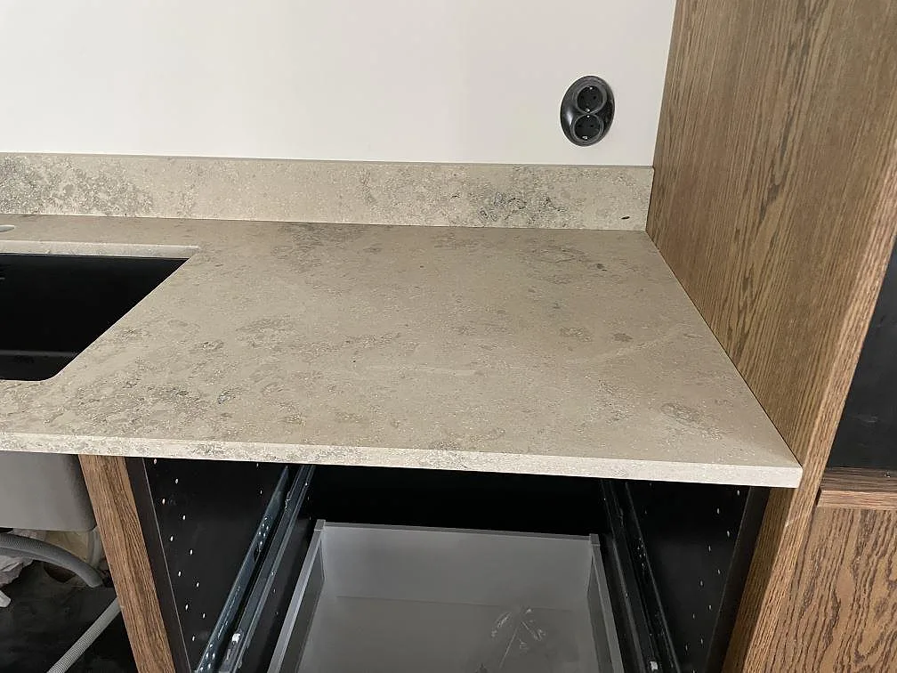 Køkkenbordplade i Jura Grey, Halmstad – billede 4