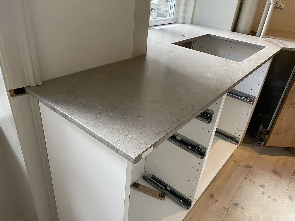 Køkkenbordplade i Jura Grey, København