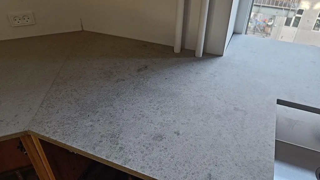 Køkkenbordplade i Jura Grey, København N – billede 2