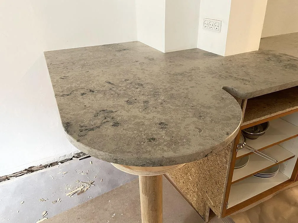 Køkkenbordplade i Jura Grey, København N – billede 2