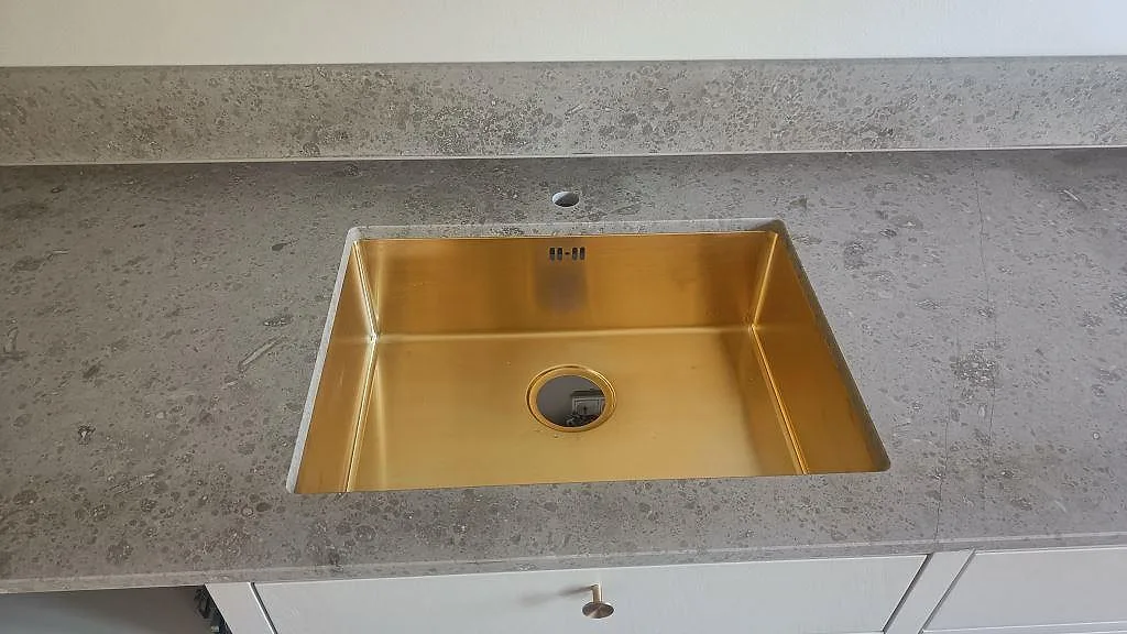 Køkkenbordplade i Jura Grey, København – billede 2