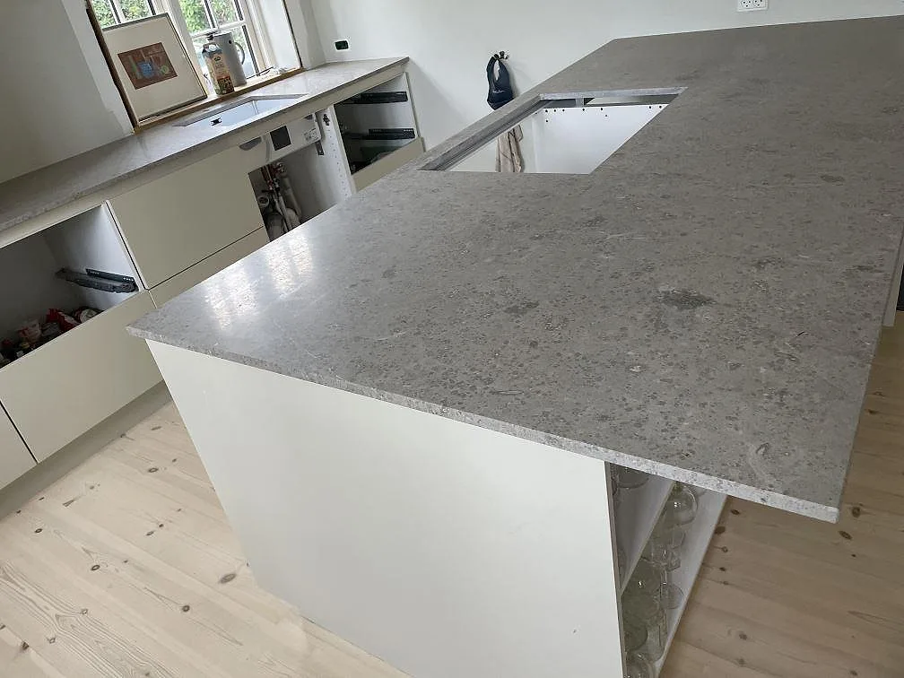 Køkkenbordplade i Jura Grey, Kongens Lyngby – billede 2