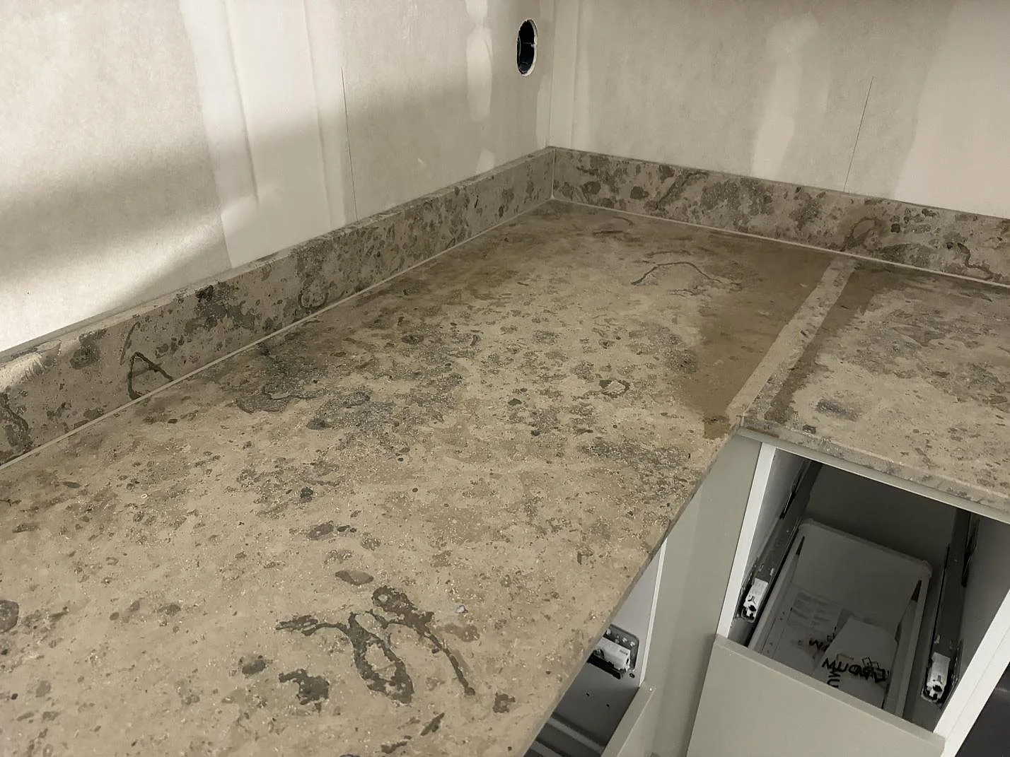Køkkenbordplade i Jura Grey, Landvetter – billede 6